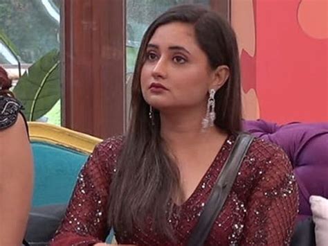 Bigg Boss 13 Star Rashami Desai Opens Up About Her Depression The English Post Breaking