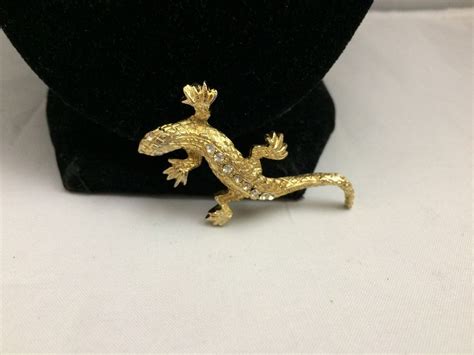 Vtg Gerry S Clear Rhinestone Gold Tone Lizard Gecko Salamander Brooch