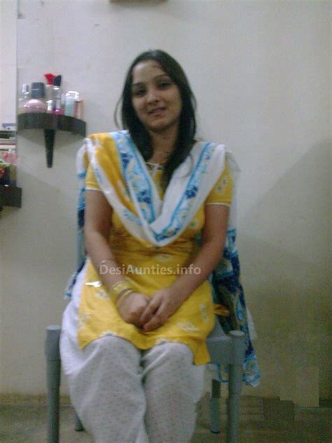 Hot Desi Aunty Actress Girls Images Sex Pics Young Girls