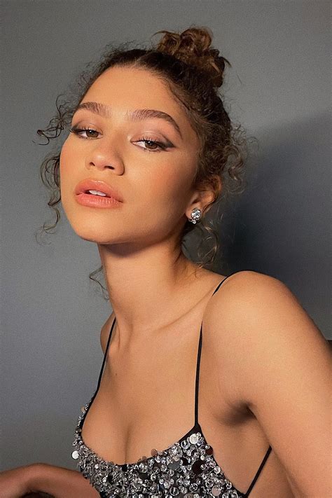 9 Of Zendayas Best Beauty Looks Of All Time Vogue India