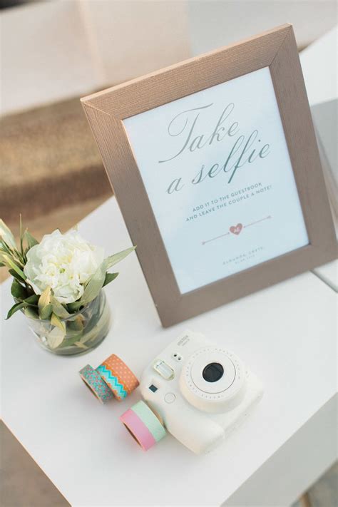 How To Set Up A Selfie Station At Your Wedding
