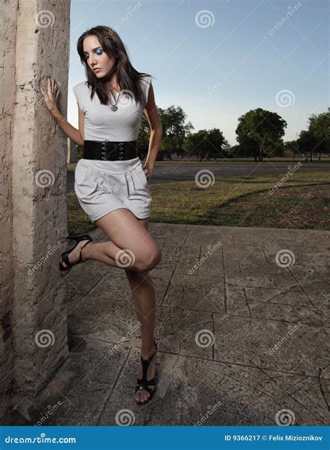 Babe Naked Woman Is Leaning On A Brick Wall HooDoo Wallpaper