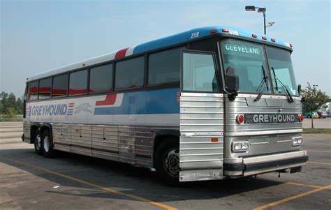 File:2003-08-25 Greyhound bus.jpg - Wikipedia