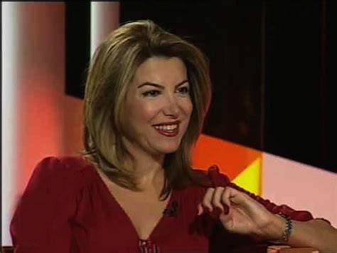 Türk ulusal televizyonlarda haber spikerliği ve kaleme almış olduğu kitapları ile tanınmaktadır. Bu da oldu! Gazeteci Sedef Kabaş '17 Aralık' tweet'i ...