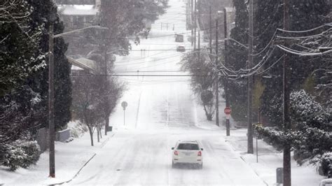 Seattle Almost Reached Its Yearly Amount Of Snowfall In A Day Cnn