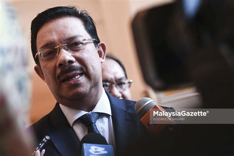 Muat turun aplikasi tarikh gaji penjawat awam 2020 dengan percuma sekarang! PKPB: Penjawat awam adaptasi sistem penggiliran, kerja ...