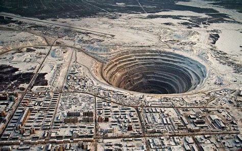 Mirny Diamond Mine World S Largest Open Pit Mine MessageToEagle Com
