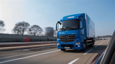 Daimler und Volvo Autobauer arbeiten gemeinsam an Brennstoffzellen für