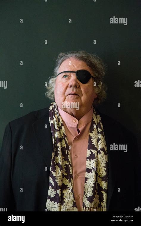 Dale Chihuly The American Glass Sculptor Stock Photo Alamy
