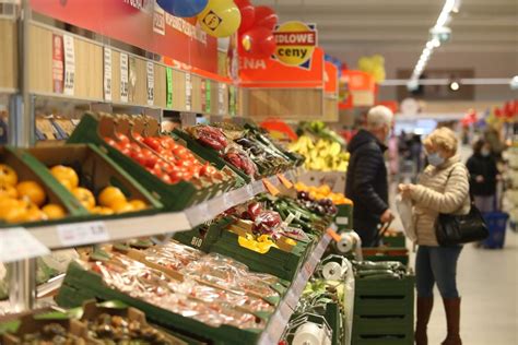 Najtańsze sklepy w Polsce - nowy ranking 2021. Biedronka, Lidl, Auchan ...