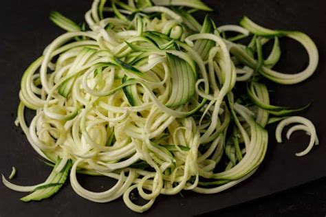 The zucchini was pretty gooey, but i've had that with little ones, too. Shrimp Scampi with Zucchini Noodles | Butter & Baggage