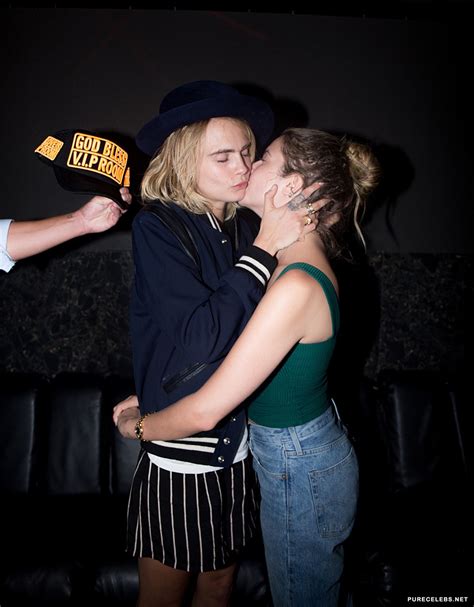 Cara Delevingne Kiss Scene