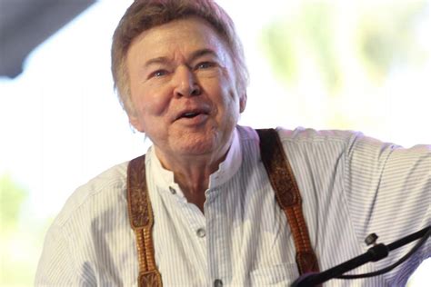Roy Clark Death Country Music Star And Hee Haw Host Dies Aged 85