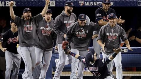 Mlb Cleveland Indians Beat Toronto Blue Jays 4 1 To Progress To World