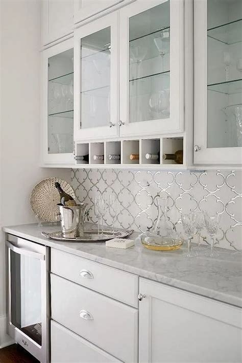 Get Inspired With These White Kitchen Cabinets Backsplash Ideas