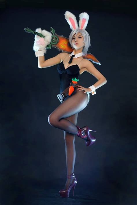 Sexy As Ever Tasha Cosplay As Riven Battle Bunny Skin From League Of Legends Tasha Cosplay