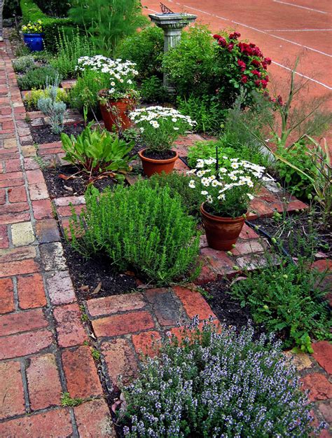 30 Ideas For Herb Gardens Design