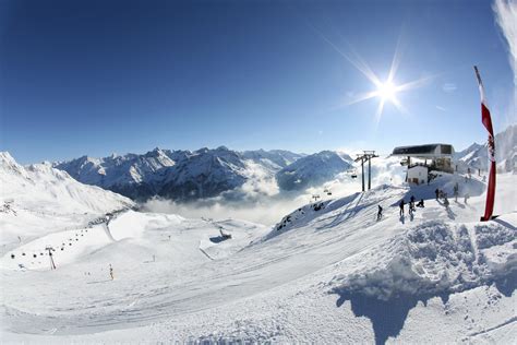 Chalets in solden to rent including ski apartments, catered chalets and luxury ski accommodation. Design Apartments Valentin Sölden