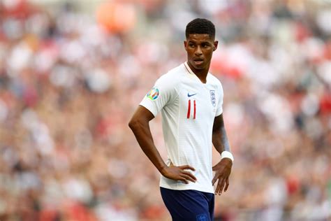 The most common version is for the hair to be all one layer with bangs at. Marcus Rashford writes open letter asking Government to ...