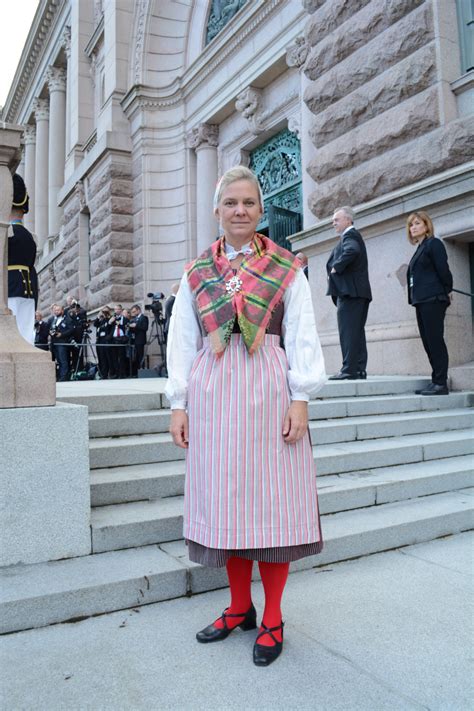 Magdalena andersson on wn network delivers the latest videos and editable pages for news & events, including entertainment, music, sports, science and more, sign up and share your playlists. Finansministern Magdalena Anderssons i folkdräkt | Året Runt