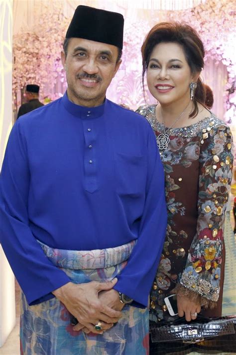 The recipient of this award receives the title tan sri and his wife puan sri. Wedding of Muhammad Rahmat Geneid and Chika Tatsuzawa ...