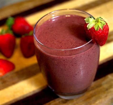 This high fiber smoothie for constipation is a delicious way to start your morning. Sip Away the Kilos: Weight-Loss Smoothie Ingredients | POPSUGAR Fitness Australia