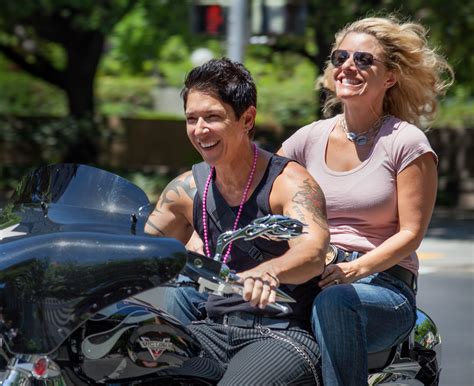 Behaupten Tugend Konversation Motorrad Lesben Versuchen Groß Tempus