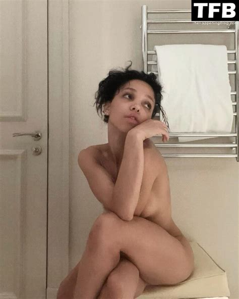 Fka Twigs Poses Naked Photos Thefappening