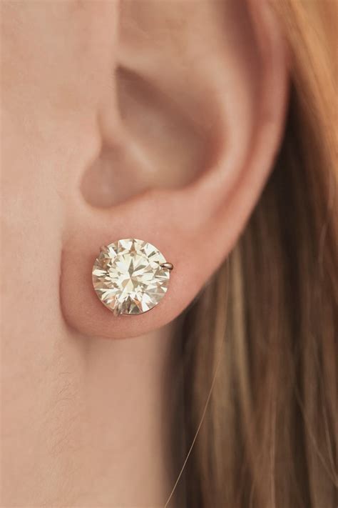 Sometimes You Just Want A Big Look And These 4 Carat Diamond Studs