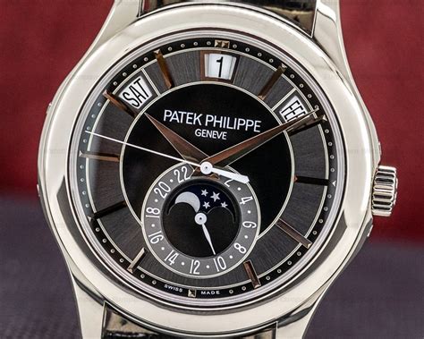 34332 Patek Philippe 5205g 010 Annual Calendar Grey Dial 5205g 18k White