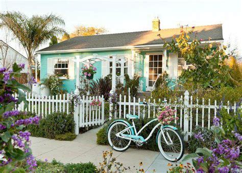 Picket Fence With Images Coastal Cottage Style Beach Cottage Style