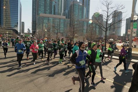 Photos From Torontos St Patricks Day 5k Canadian Running Magazine
