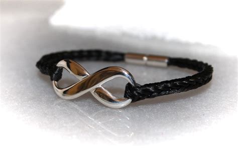 Calculating and working please be patient. Armband aus Pferdehaar, "Infinity" 8 Stränge, 4eckig ...