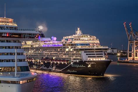 La Naviera TUI Cruises Reanuda Sus Operaciones Con El Mein Shift