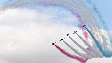 Download Wallpaper Red Arrows At Sywell Air Show 1920x1080