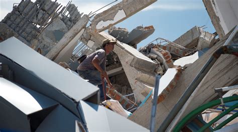 Death Toll In Indonesia Earthquake Tsunami Reaches 832 The Statesman
