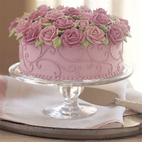 Brimming With Roses Cake Wilton