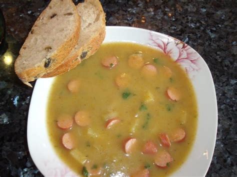 Kartoffelsuppe mit Würstchen Rezept mit Bild