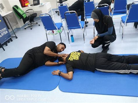 The garchen buddhist institute was founded by his eminence garchen rinpoche in chino valley, arizona. Kursus Persediaan Bantuan Awal dalam Sukan - Institut ...