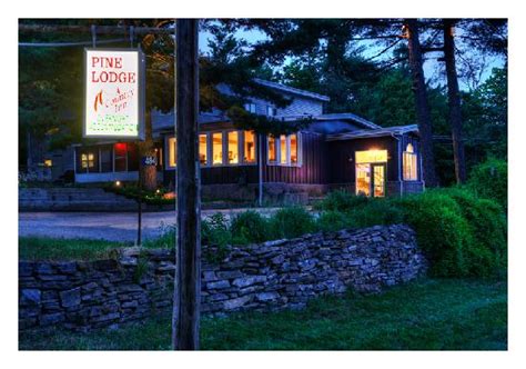Pine Lodge Inn Inn Reviews Deals Port Sydney Ontario Muskoka