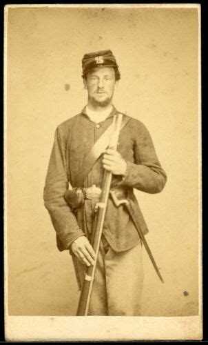 Cdv Photograph Civil War Soldier Armed Pennsylvania From Lancaster