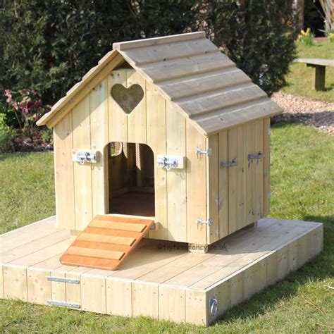 Hi, how do you do your ducklings to start using a floating duck house? Classic Duck House | Waterfowl Houses & Poultry Housing