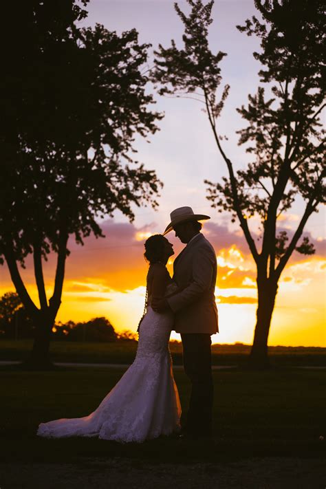 Bride And Groom At Sunset From A Midwest Missouri Wedding Shot By Gaby