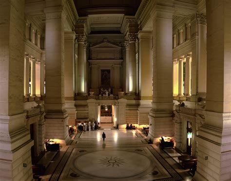 Palacio situado en lima, peru. Interior del Palacio de Justicia de Bruselas, aún hoy sede ...