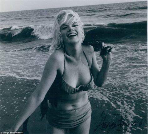 Photos Of Marilyn Monroes Final Shoot Go Up For Auction Daily Mail