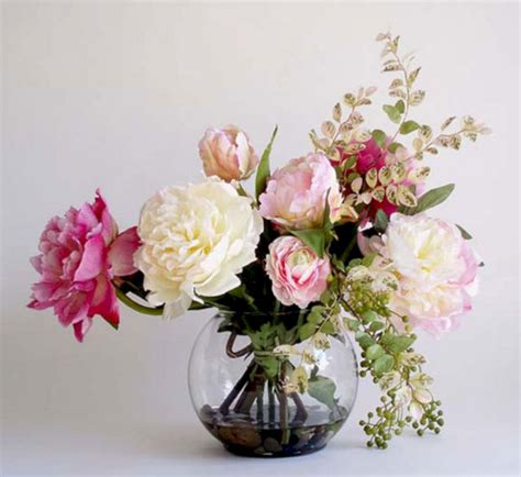 Ottoman and glass tray also from wayfair. 30+ Gorgeous Floral Arrangements Ideas for Beautiful Home ...