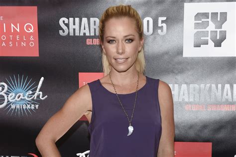 kendra wilkinson asks for dating and sex advice after split