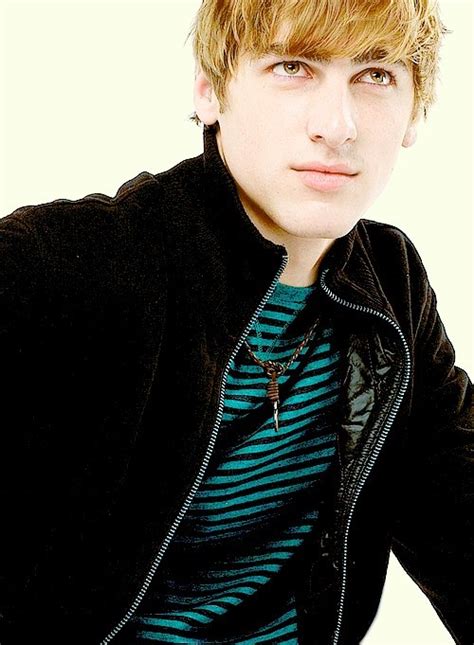 He Looks So Young Kendall Knight Big Time Rush Kendall Schmidt