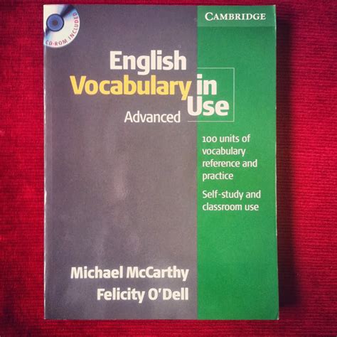 Raymond murphy essential grammar in use with answers синий. Английские учебники cambridge pre-intermediate. English grammar in use для начинающих. English vocabulary in use elementary. Учебное пособие по английскому языку.