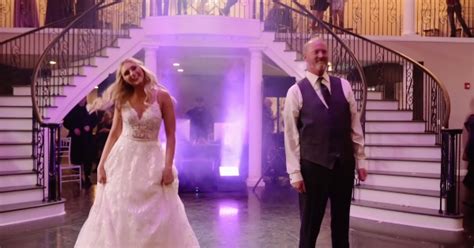 Father Daughter Wedding Dance Has Twist At 118 Mark